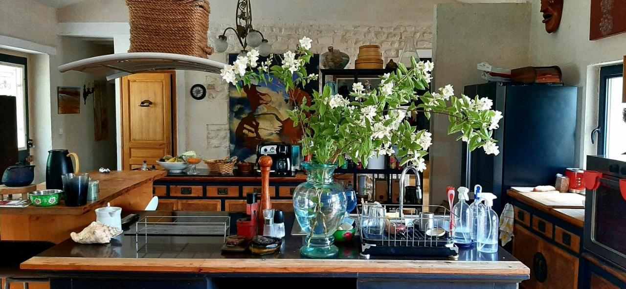 Aux Tuileries Nord B&B Creon Bagian luar foto
